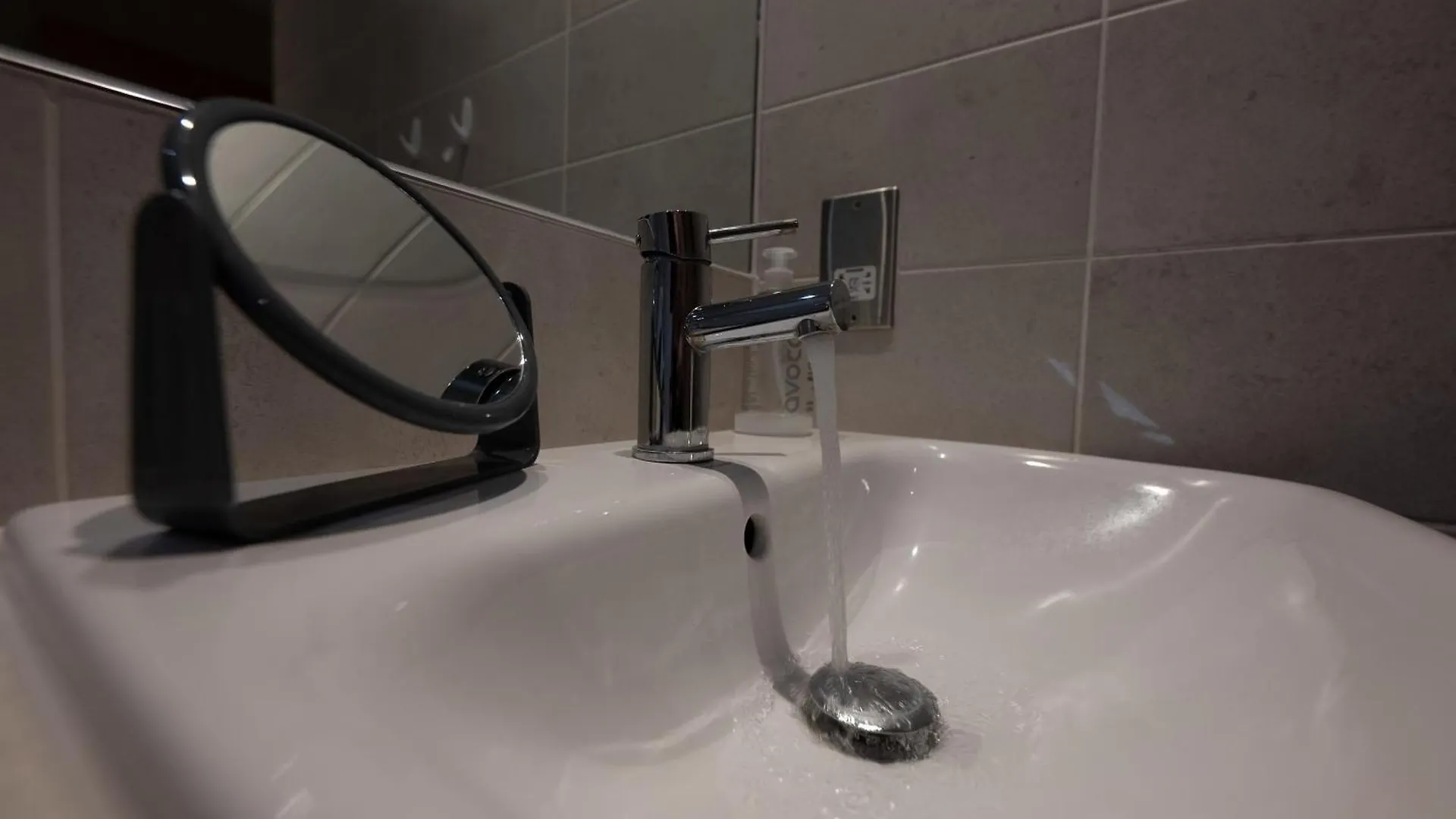 Spacious Apartment In The Heart Of Hove 0*,