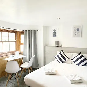 Gasthof Number 75, Hove