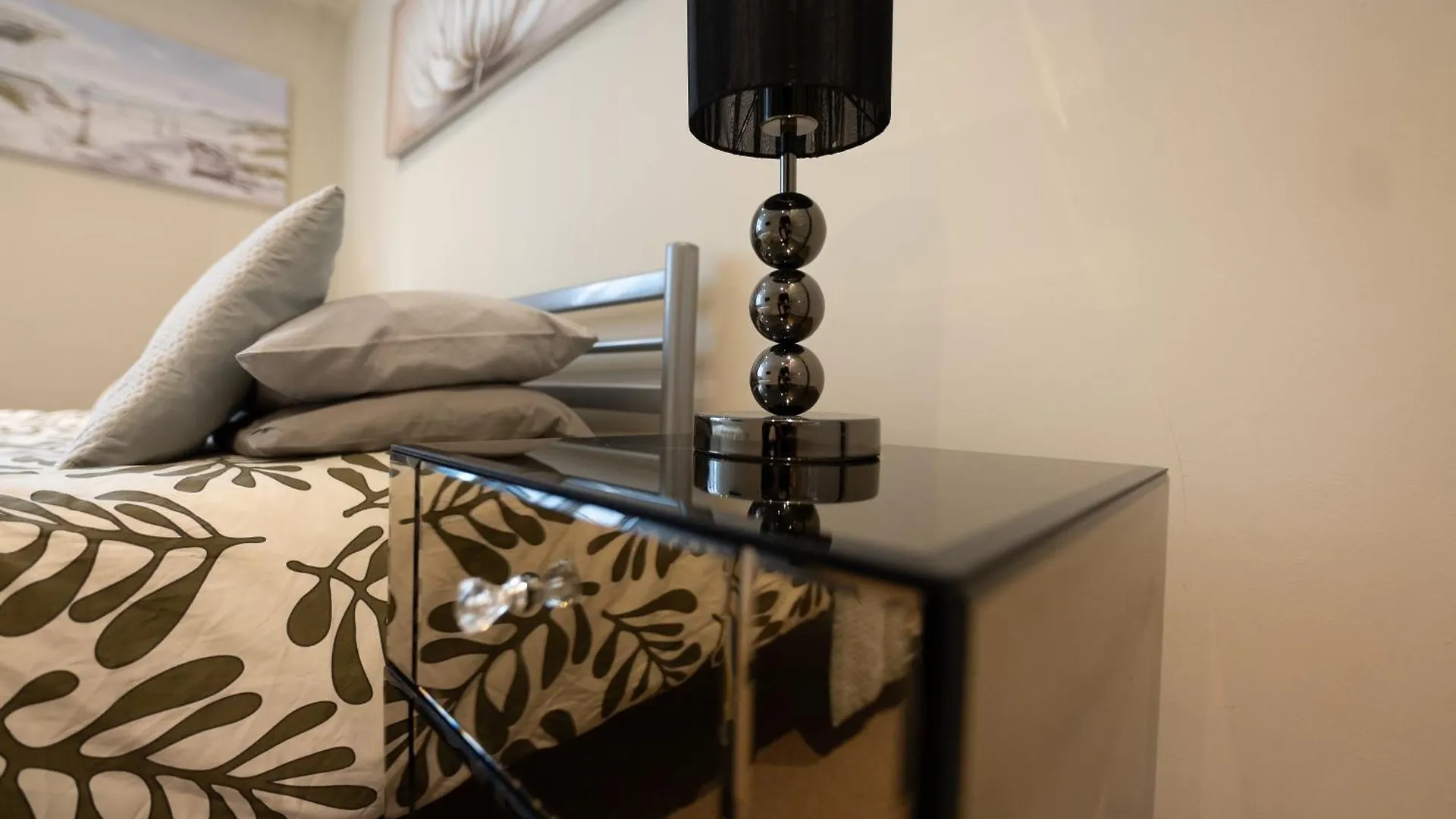 Spacious Apartment In The Heart Of Brighton