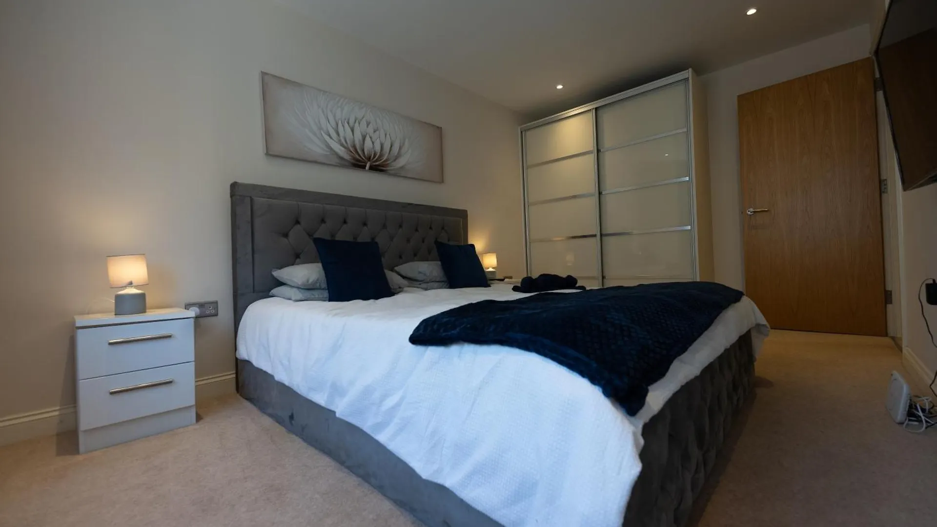 Spacious Apartment In The Heart Of Brighton 0*,